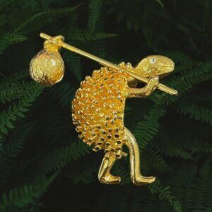 Vintage Jeanne Hobo Turtle Brooch Lapel Pin Figural Jewelry Gold Tone, Whimsical
